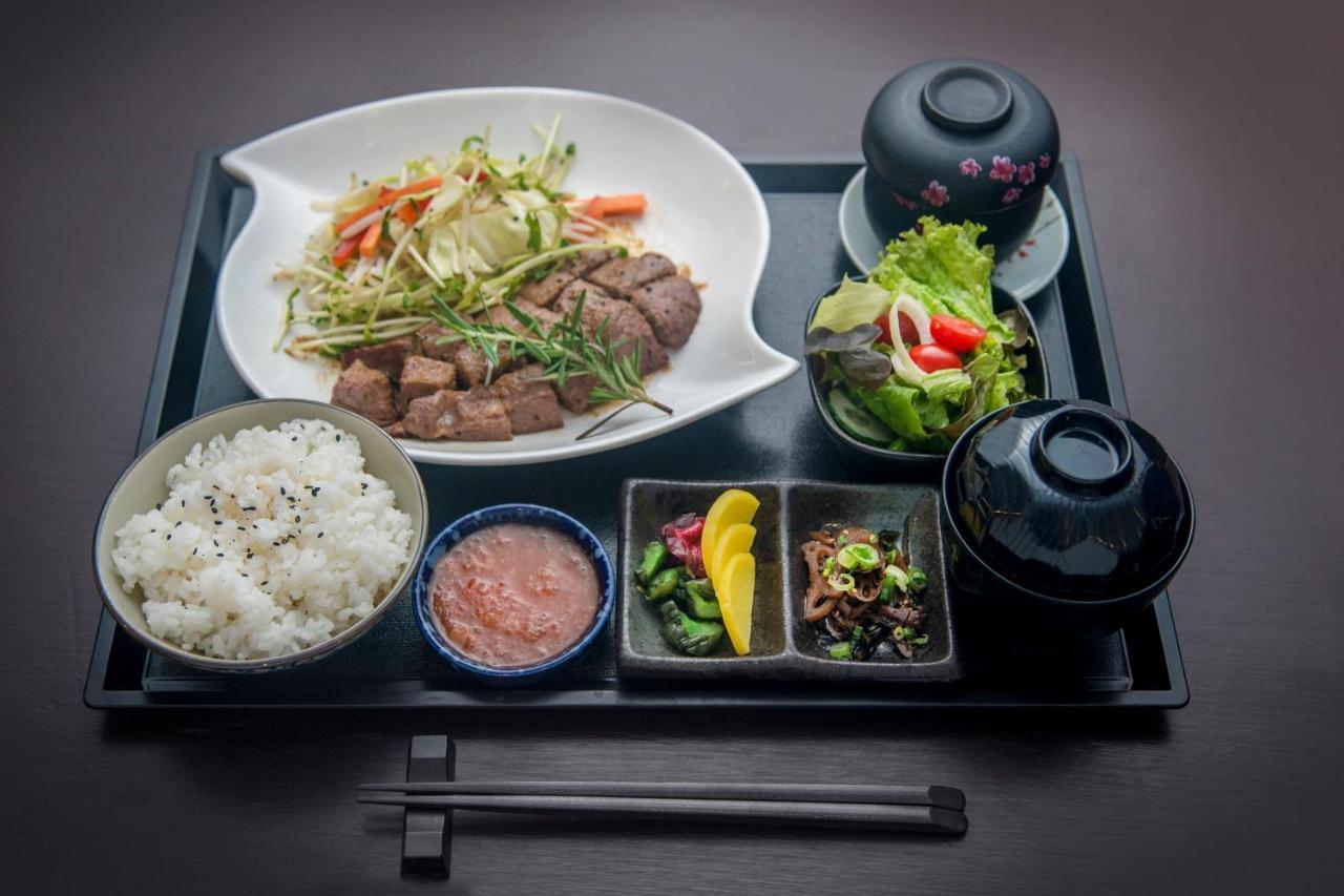 เกลนมารี โฮเทล แอนด์ กอล์ฟ รีสอร์ต Hotel ชาห์อาลัม ภายนอก รูปภาพ A set of Korean cuisine