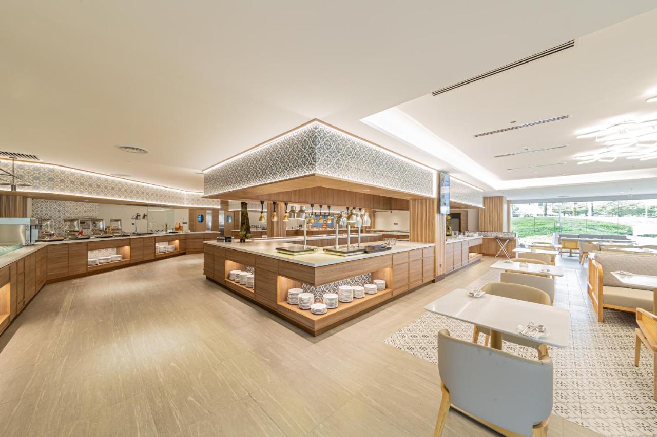 เกลนมารี โฮเทล แอนด์ กอล์ฟ รีสอร์ต Hotel ชาห์อาลัม ภายนอก รูปภาพ The lounge at Hamamatsu Airport