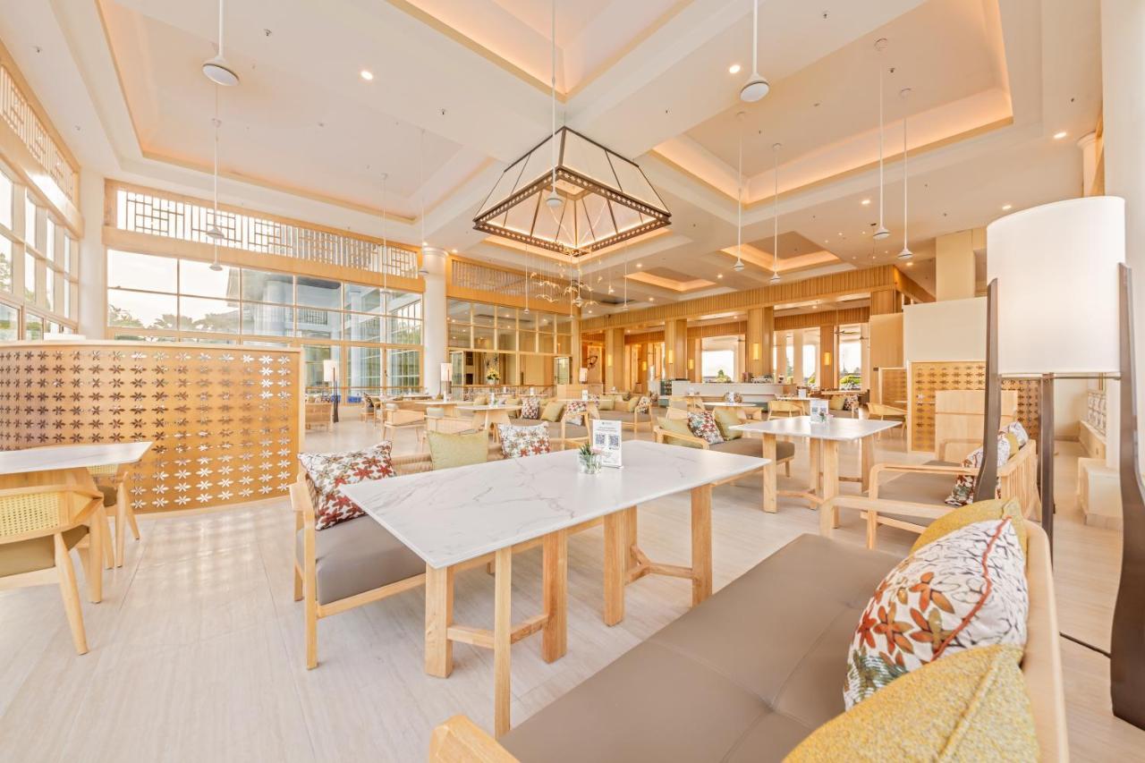 เกลนมารี โฮเทล แอนด์ กอล์ฟ รีสอร์ต Hotel ชาห์อาลัม ภายนอก รูปภาพ The interior of the lounge