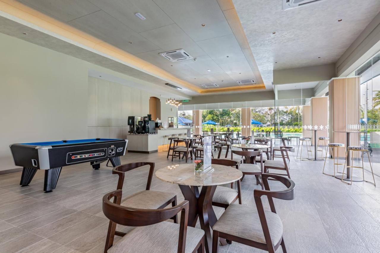 เกลนมารี โฮเทล แอนด์ กอล์ฟ รีสอร์ต Hotel ชาห์อาลัม ภายนอก รูปภาพ The Pool Bar