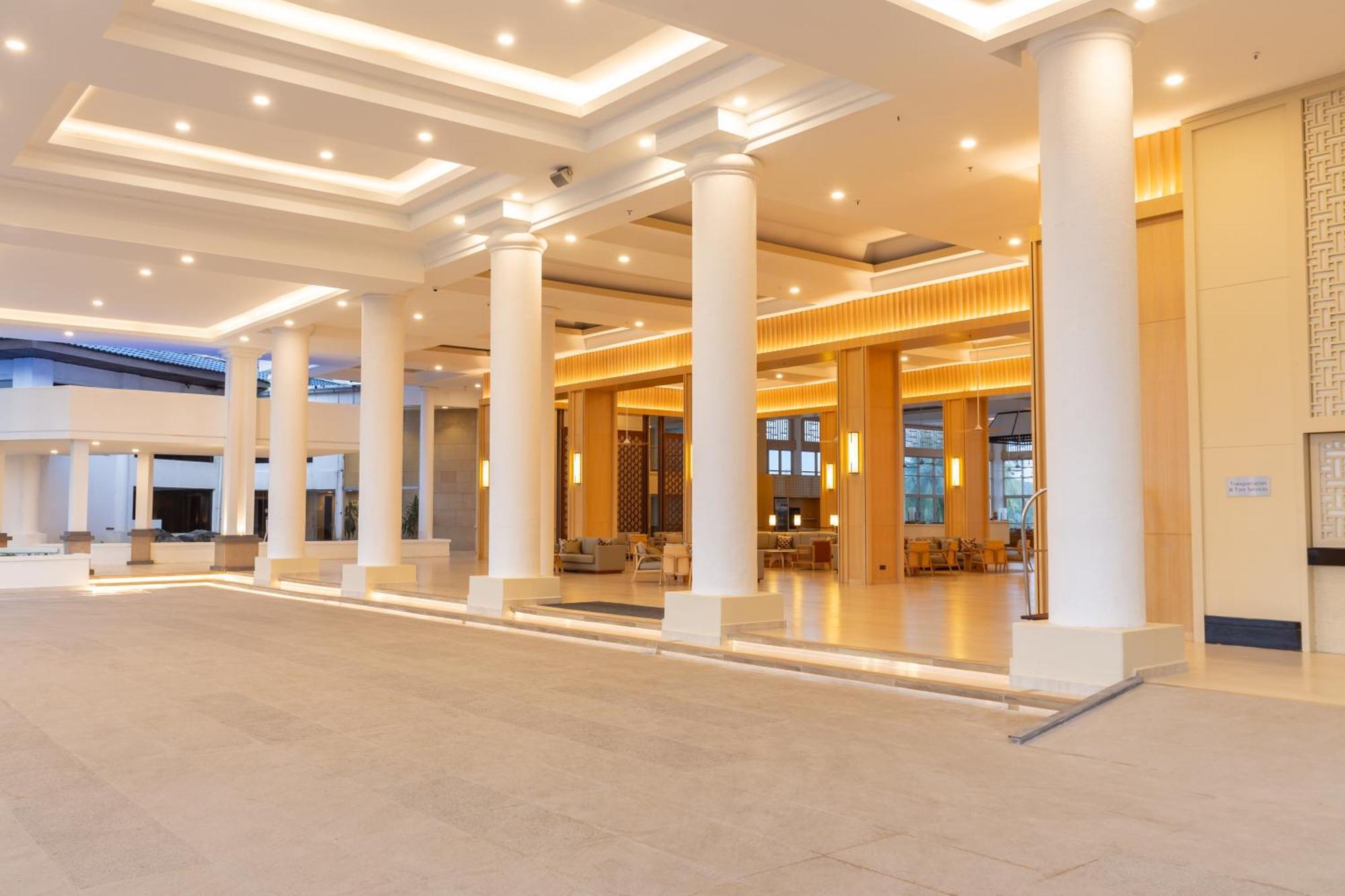 เกลนมารี โฮเทล แอนด์ กอล์ฟ รีสอร์ต Hotel ชาห์อาลัม ภายนอก รูปภาพ The lobby of the hotel