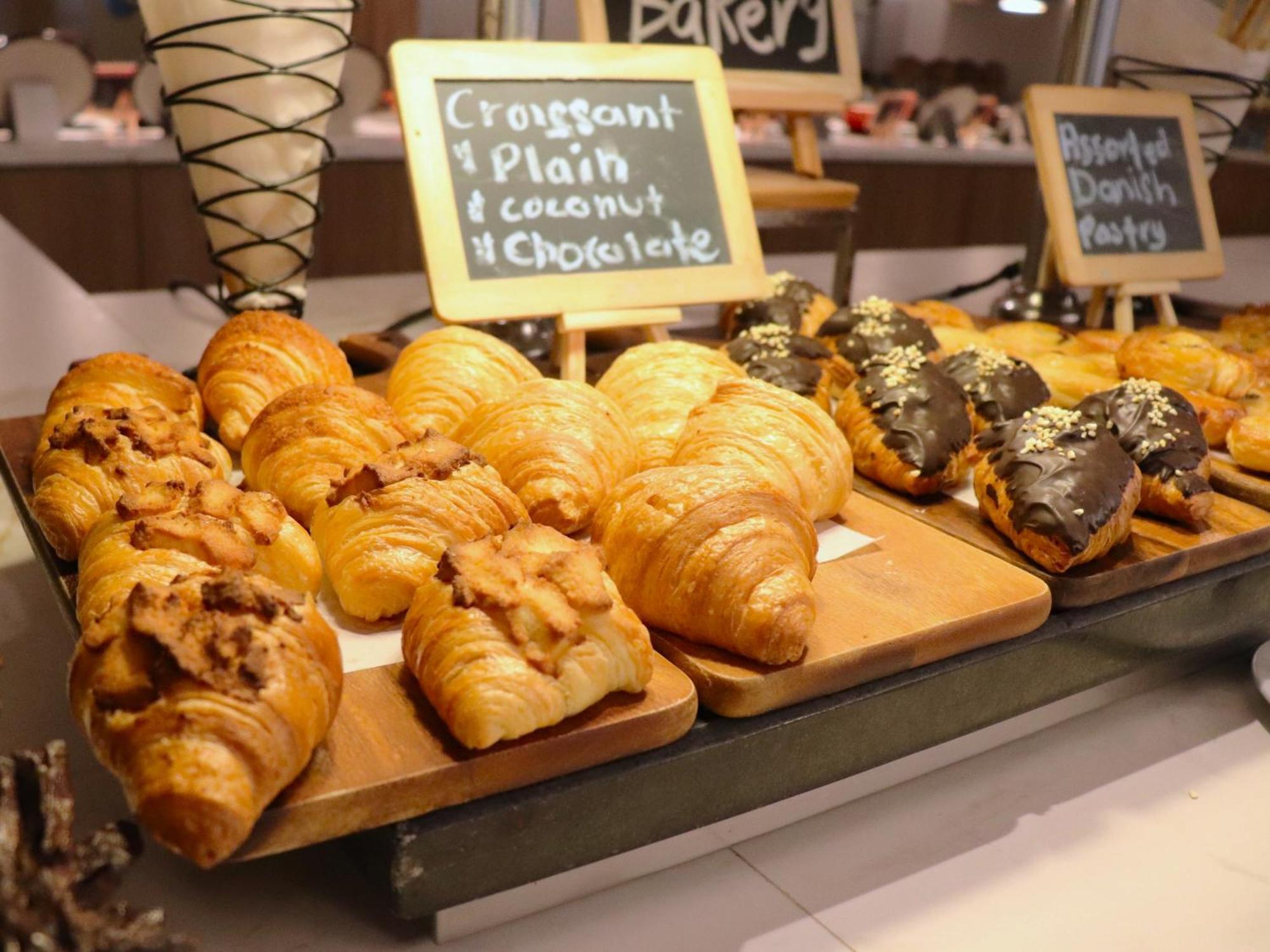 เกลนมารี โฮเทล แอนด์ กอล์ฟ รีสอร์ต Hotel ชาห์อาลัม ภายนอก รูปภาพ Croissants