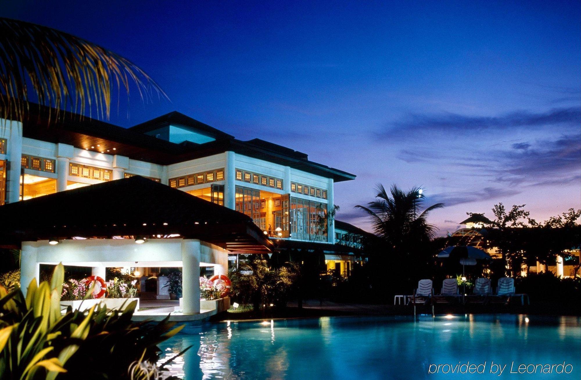 เกลนมารี โฮเทล แอนด์ กอล์ฟ รีสอร์ต Hotel ชาห์อาลัม ภายนอก รูปภาพ The Royal Paradise Hotel and Spa