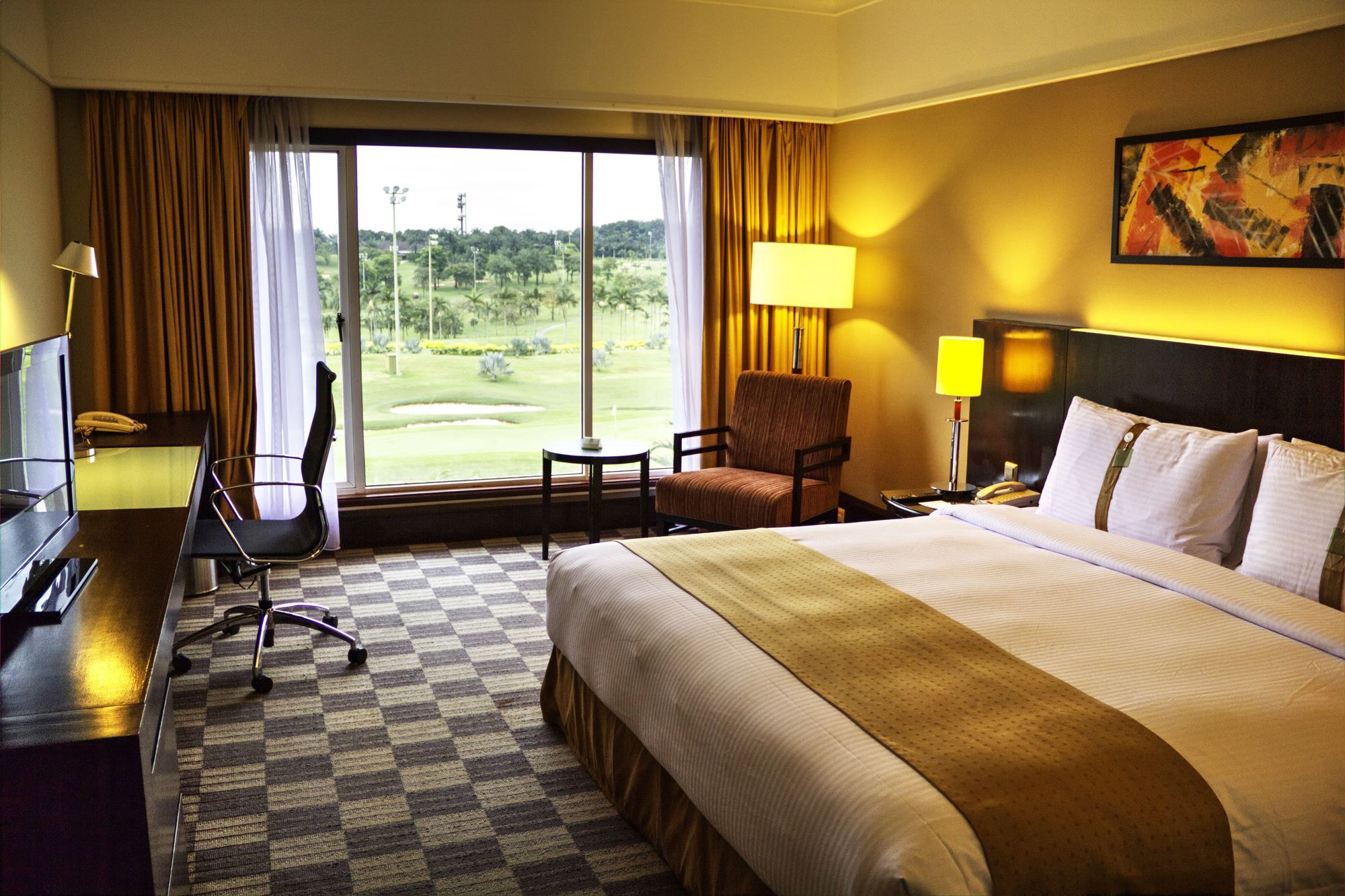 เกลนมารี โฮเทล แอนด์ กอล์ฟ รีสอร์ต Hotel ชาห์อาลัม ภายนอก รูปภาพ A room at the hotel